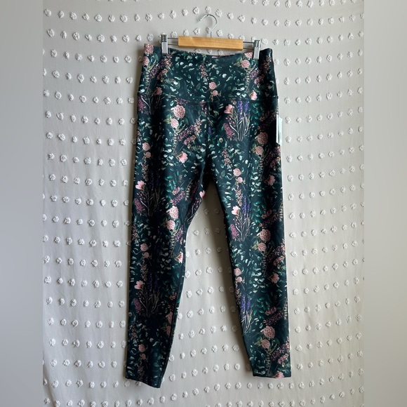 NWT Beyond Yoga Printed High Waisted Midi Legging Sz XL Black Floral - Picture 1 of 6